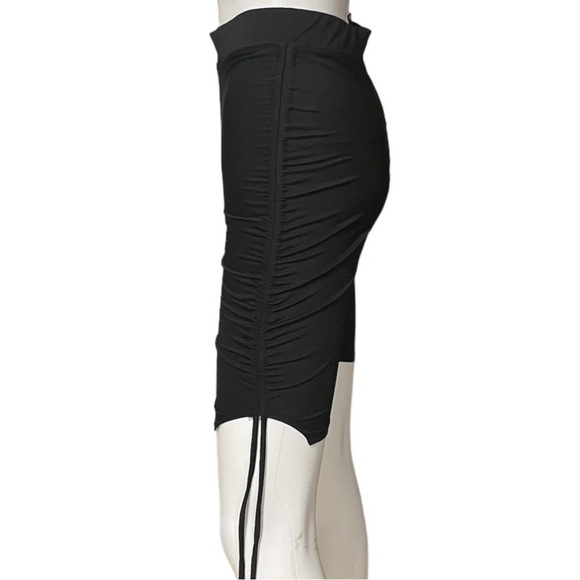 Black Sexy Shorts
New - Picture 3 of 9